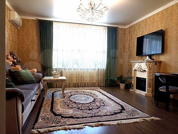 2-к. квартира, 65 м², 8/10 эт.
