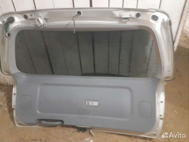 Дверь багажника Toyota Ipsum ACM21