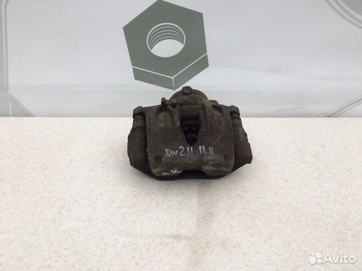 Тормозной суппорт передний правый Mercedes-Benz E