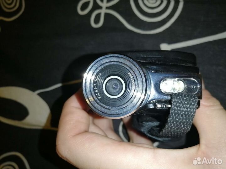 Sony V8 digital video camera 12.0 megapixel