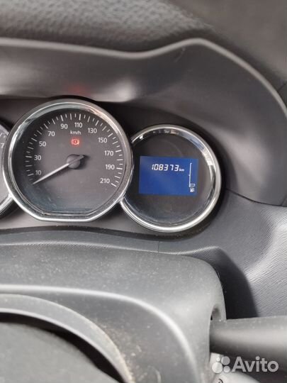 Nissan Terrano 1.6 МТ, 2017, битый, 108 000 км