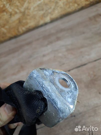 Ремень безопасности левый Opel Zafira B минивэн