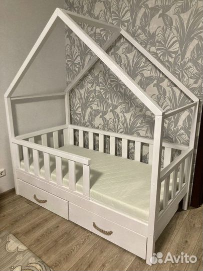 Кровать детская домик с ящиками для хранения