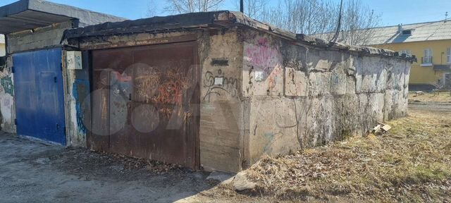 Гараж, > 30 м²