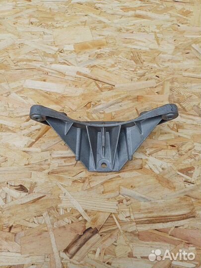 Кронштейн крепления Bmw X6 F16 N57D30A 2017