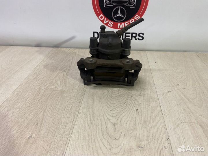 Суппорт задний правый Mercedes S Klasse W221