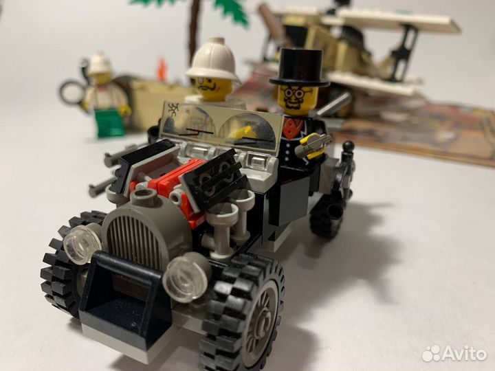 Lego Adventurers 5909 Treasure Raiders