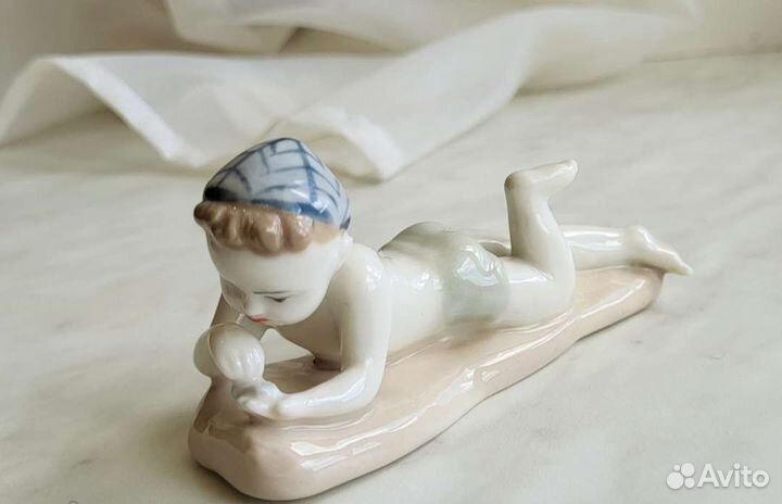 Статуэтка Мальчик на пляже, лфз