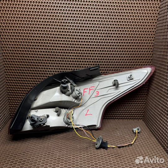 Фонарь задний левый Ford Focus BM iqdb