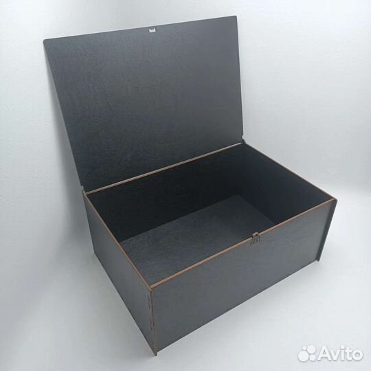 Большая подарочная коробка 32х22х13 см