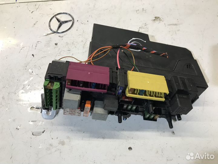 Блок предохранителей SAM задний Мерседес w212