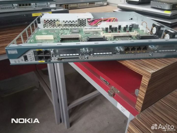 Маршрутизатор Cisco 2811, Catalyst WS-C2950T-24