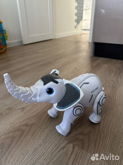 Слон на пульте