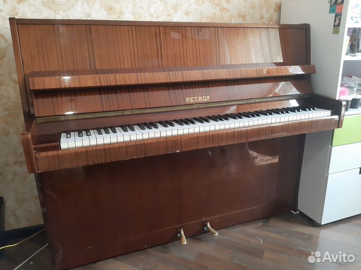 Продам пианино Petrof