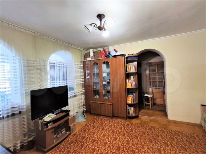 3-к. квартира, 81 м², 1/2 эт.