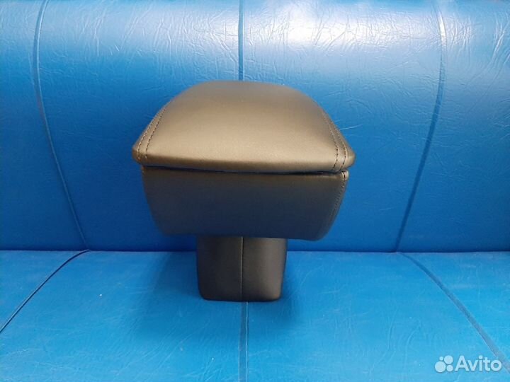 Подлокотник Ford Focus 2