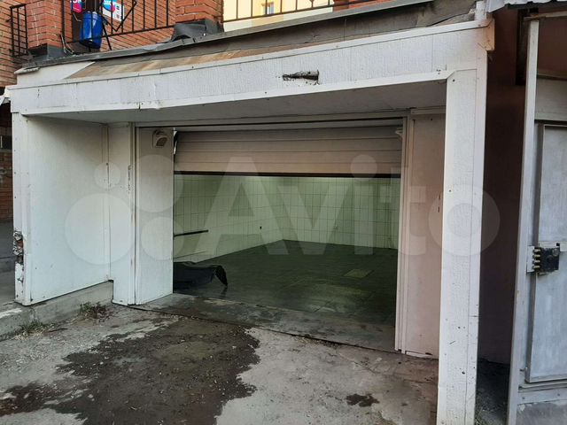 Гараж, > 30 м²