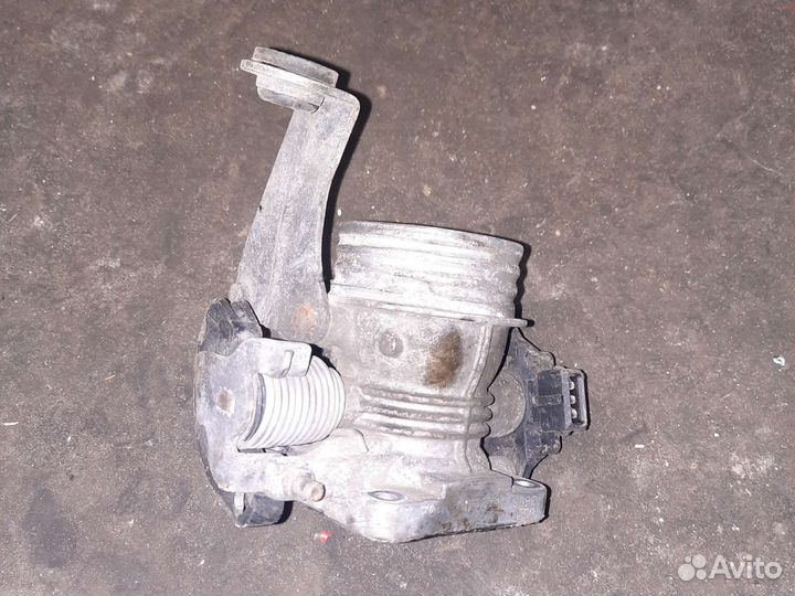 Дроссельная заслонка Renault Megane 1