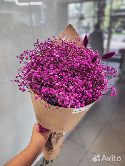 Гипсофила радужная и бела в букетах