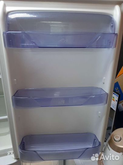 Холодильник Бирюса