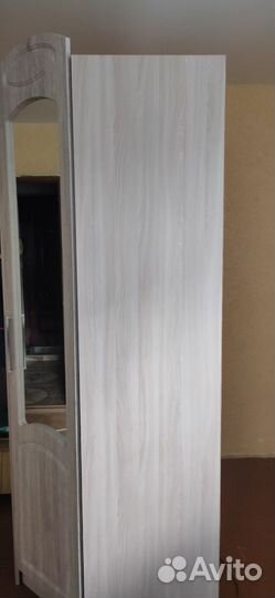 Угловой шкаф с зеркалом