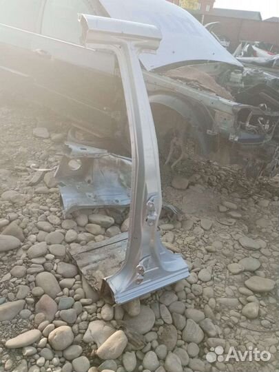 Центральная правая стойка Хендай акцент