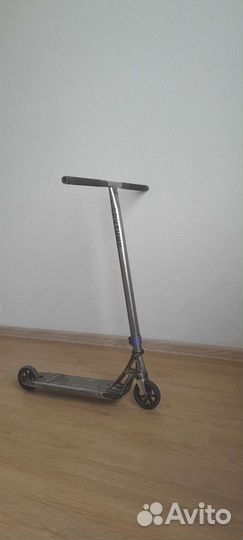 Трюковой самокат в парк