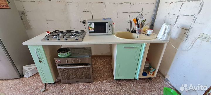 Кухонный гарнитур угловой