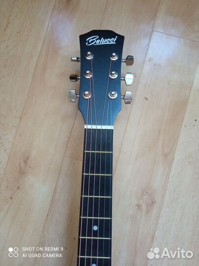 Акустическая гитара