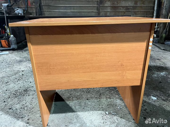 Письменный, компьютерный стол б/у