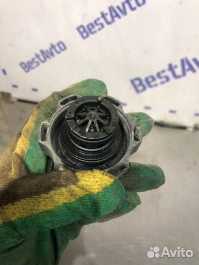 Крышка расширительного бачка Opel Insignia station