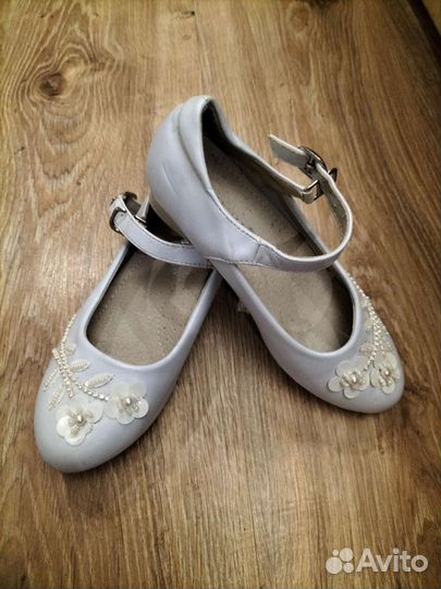 Туфли для девочки 30 размер новые
