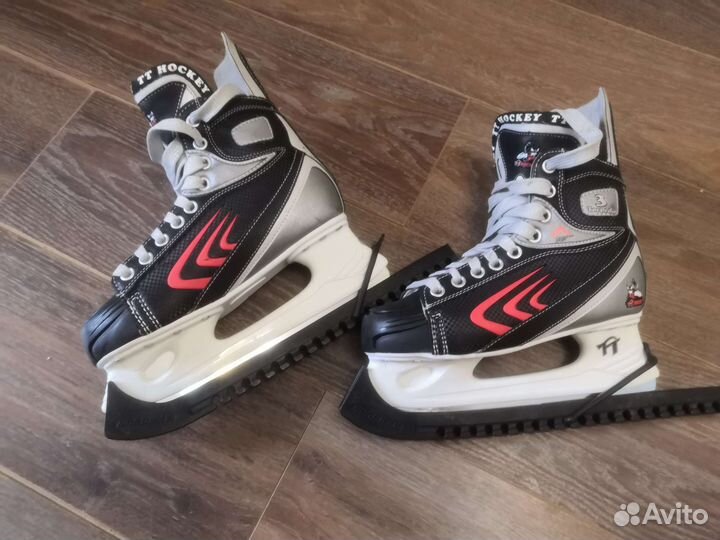 Коньки хоккейные 40 размер новые