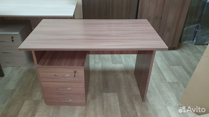 Офисная мебель новая: Стол письменный, тумба
