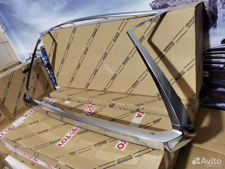 Хром решетки радиатора Lexus Rx 4