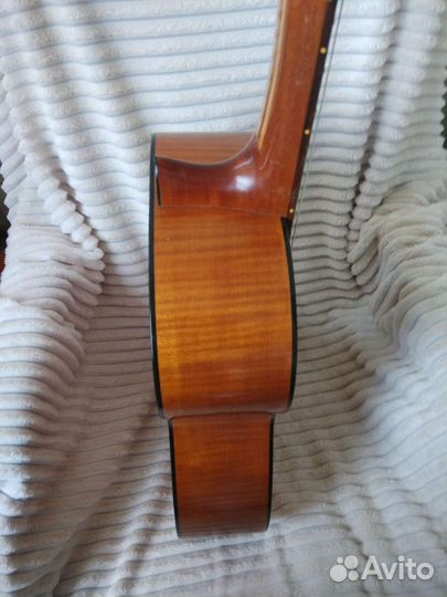 Гитара музима резоната