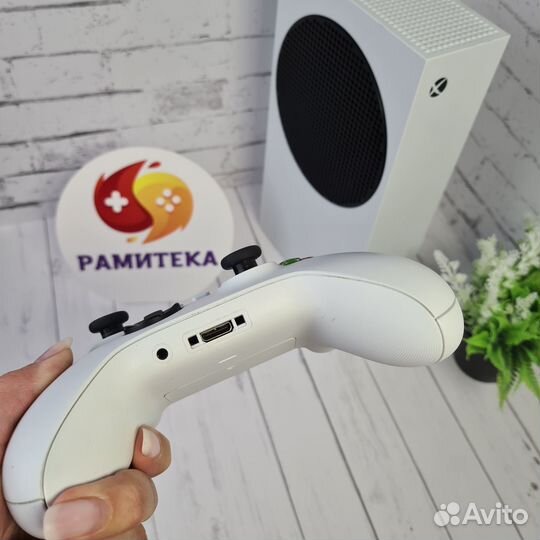 Игровая приставка xbox series S 512 GB / 1 дж