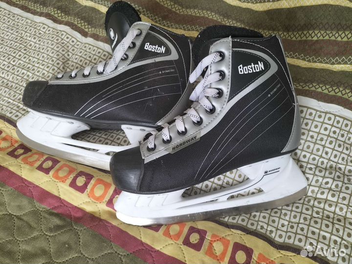 Коньки хоккейные