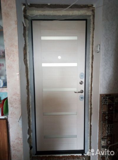 Дверь входная тёплая новая