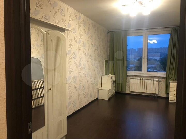 1-к. квартира, 42 м², 2/25 эт.