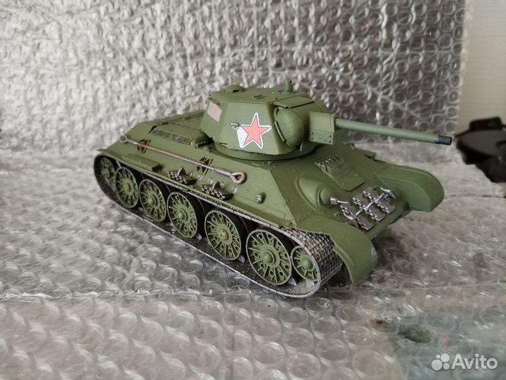 Модель танка Т-34 -76 1943 г. (1:35)