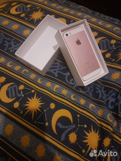 iPhone SE, 32 ГБ