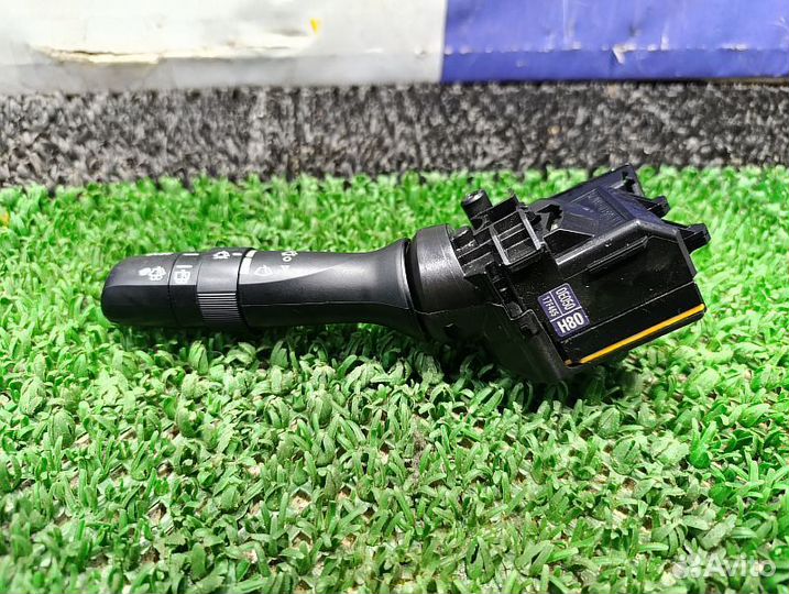 Переключатель стеклоочистителя Toyota venza