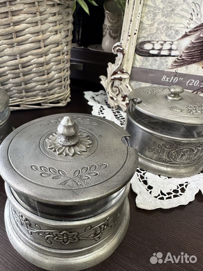 Баночки оловянные со стеклянными вставками
