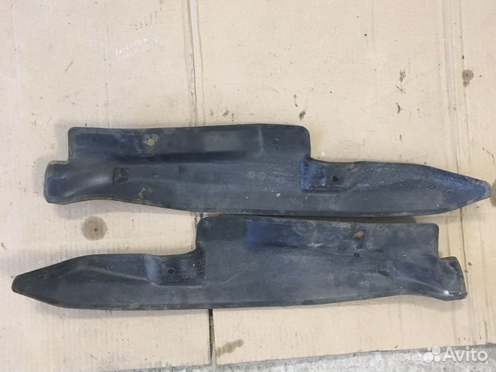 Подкрылок передний Skoda Octavia A5 (3365)