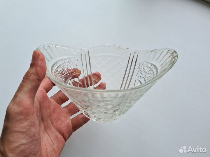 Советская стеклянная конфетница ладья