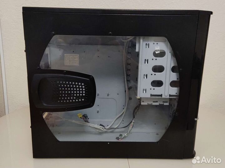 Корпус Thermaltake Swing