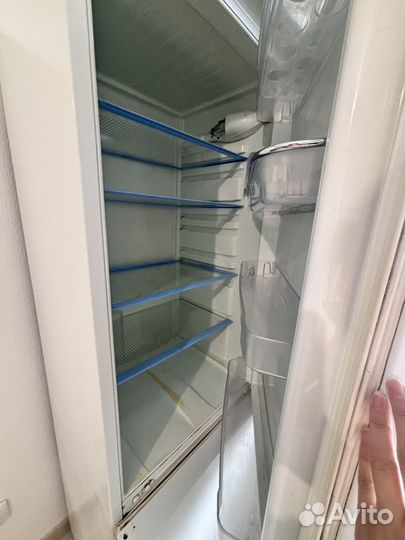 Холодильник indesit на запчасти