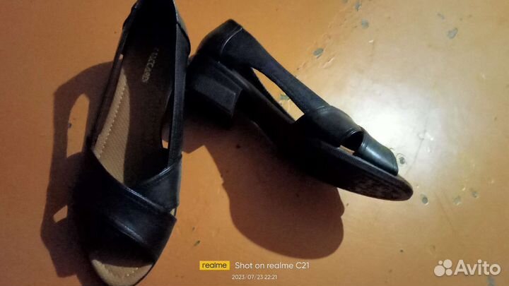 Продам туфли размер 40