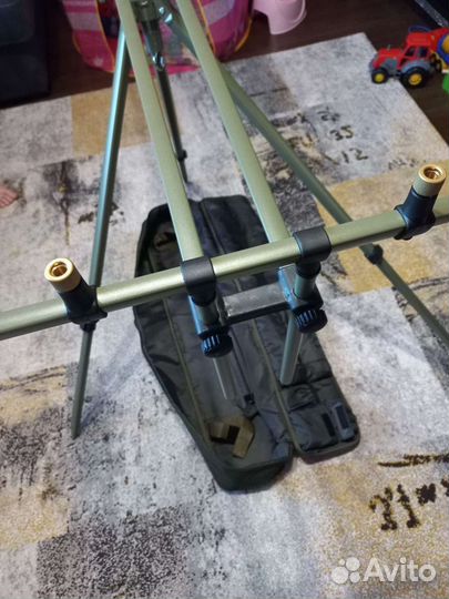 Тренога карп на 4 удилища